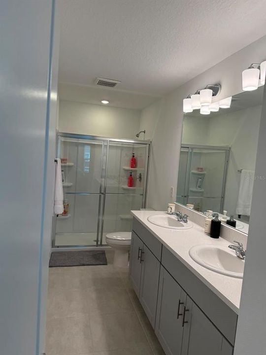 В аренду: $1,750 (2 спален, 2 ванн, 1275 Квадратных фут)
