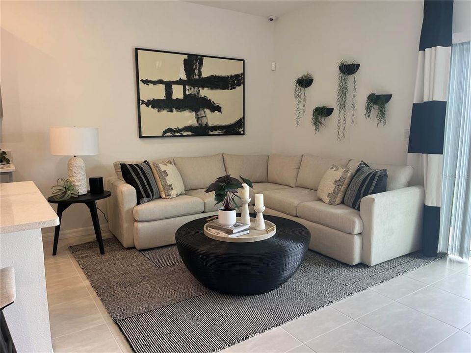 В аренду: $2,300 (3 спален, 2 ванн, 1373 Квадратных фут)