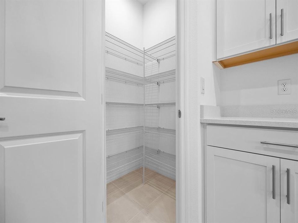 В аренду: $2,300 (3 спален, 2 ванн, 1373 Квадратных фут)