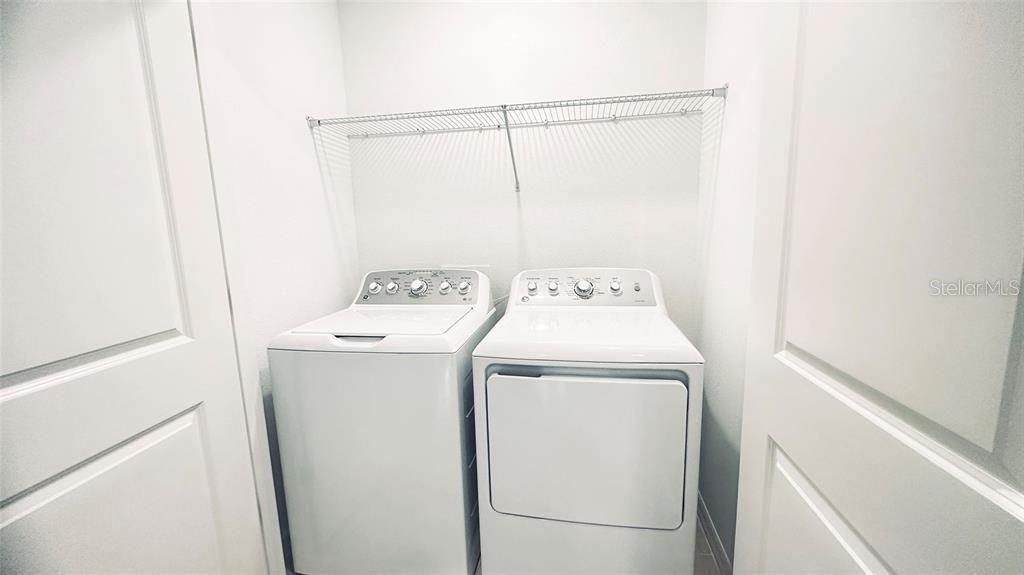 В аренду: $2,300 (3 спален, 2 ванн, 1373 Квадратных фут)