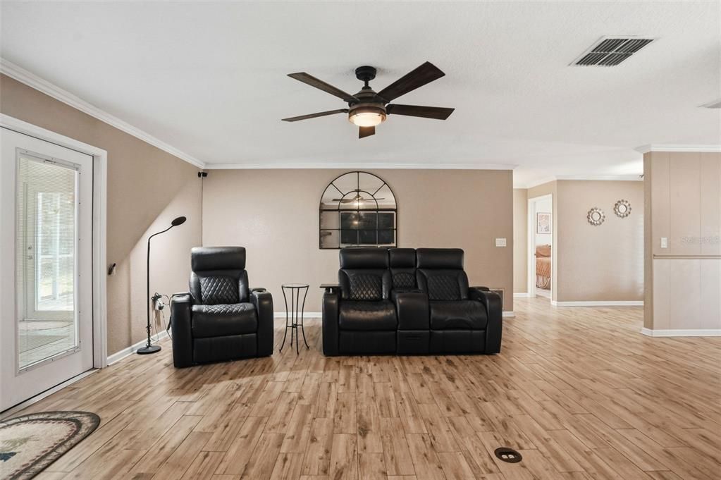 En Venta: $624,900 (5 camas, 0 baños, 3048 Pies cuadrados)