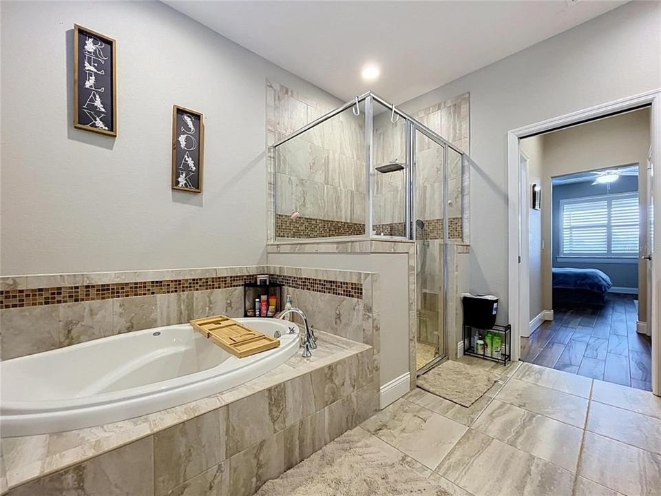 На продажу: $494,900 (3 спален, 2 ванн, 1982 Квадратных фут)