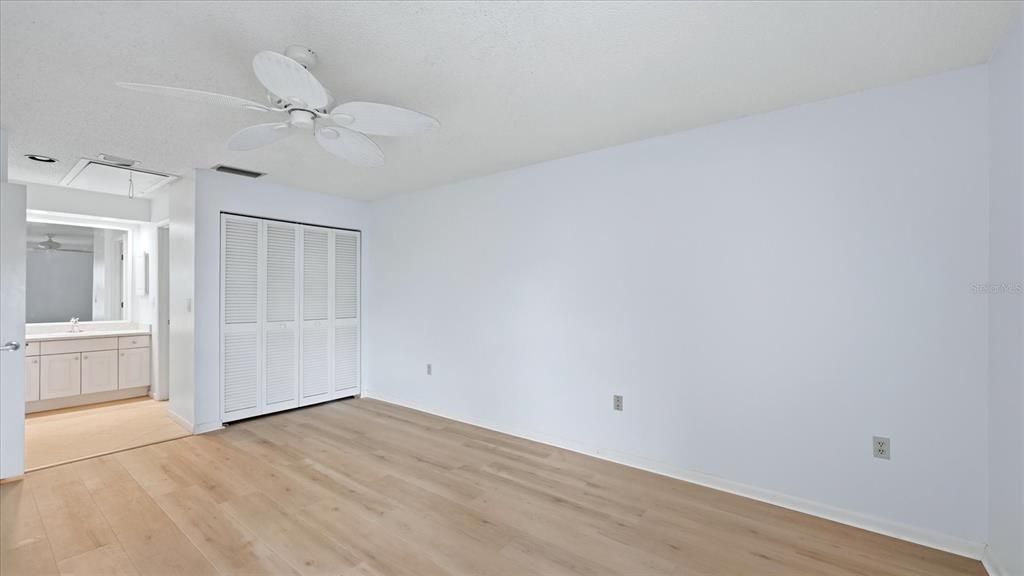 For Sale: $250,000 (2 beds, 2 baths, 1064 Square Feet)