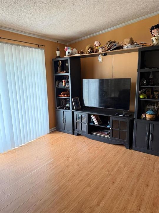 На продажу: $225,000 (2 спален, 2 ванн, 1008 Квадратных фут)