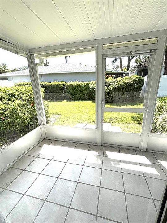 For Sale: $135,000 (2 beds, 1 baths, 759 Square Feet)