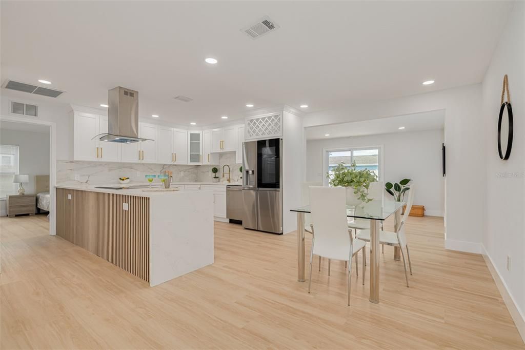 For Sale: $699,900 (4 beds, 2 baths, 1958 Square Feet)