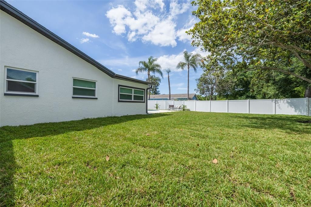 For Sale: $699,900 (4 beds, 2 baths, 1958 Square Feet)