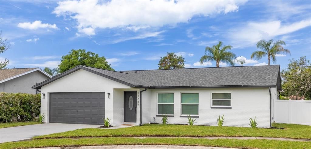 For Sale: $699,900 (4 beds, 2 baths, 1958 Square Feet)