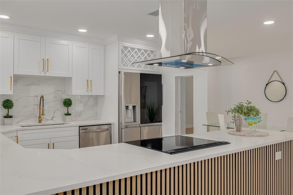 For Sale: $699,900 (4 beds, 2 baths, 1958 Square Feet)