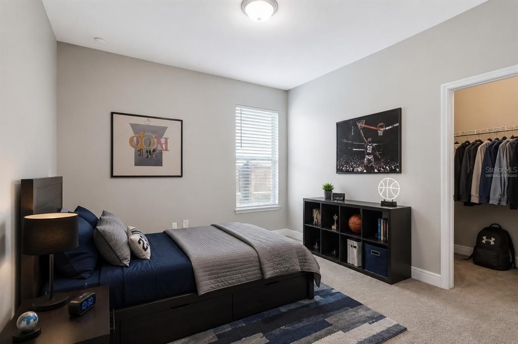 Activo con contrato: $650,000 (4 camas, 3 baños, 2744 Pies cuadrados)