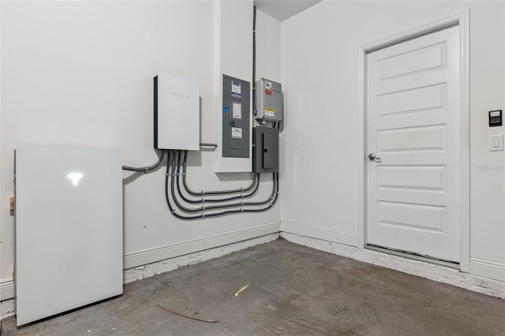 Activo con contrato: $650,000 (4 camas, 3 baños, 2744 Pies cuadrados)