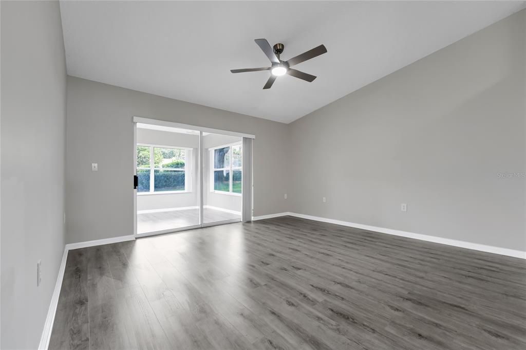 For Sale: $275,000 (2 beds, 2 baths, 1244 Square Feet)