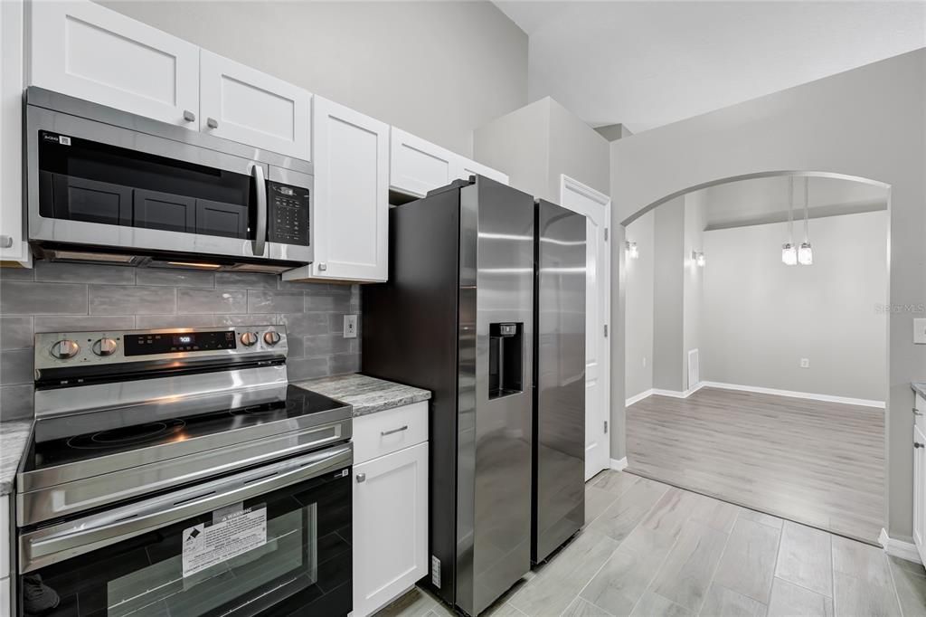 For Sale: $275,000 (2 beds, 2 baths, 1244 Square Feet)