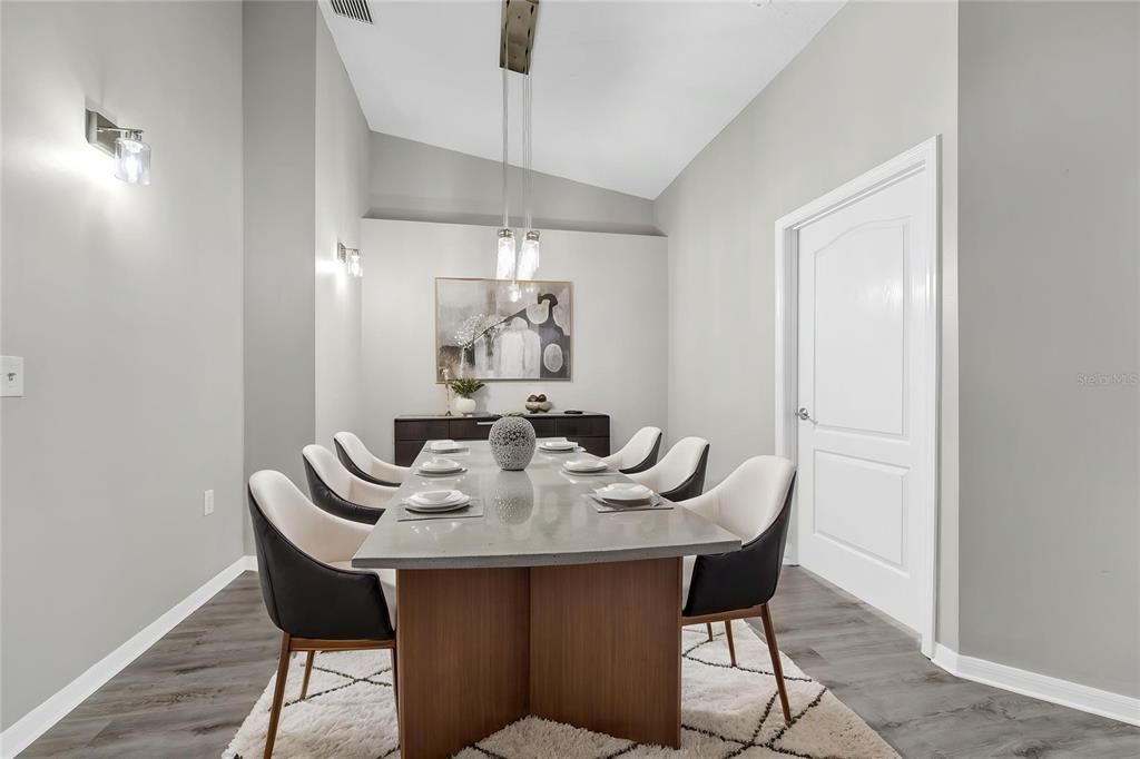 For Sale: $275,000 (2 beds, 2 baths, 1244 Square Feet)