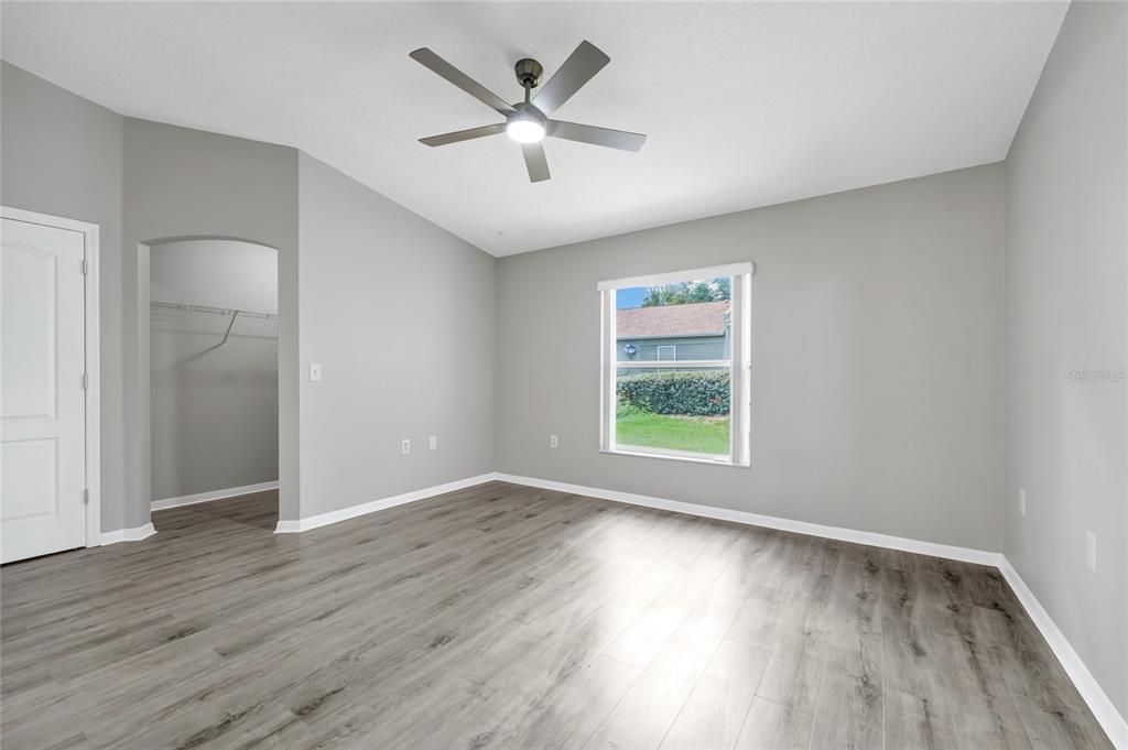 For Sale: $275,000 (2 beds, 2 baths, 1244 Square Feet)