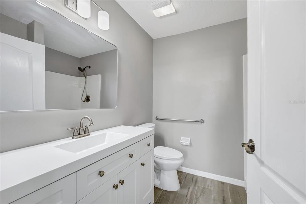 For Sale: $275,000 (2 beds, 2 baths, 1244 Square Feet)