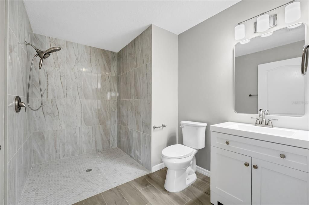For Sale: $275,000 (2 beds, 2 baths, 1244 Square Feet)