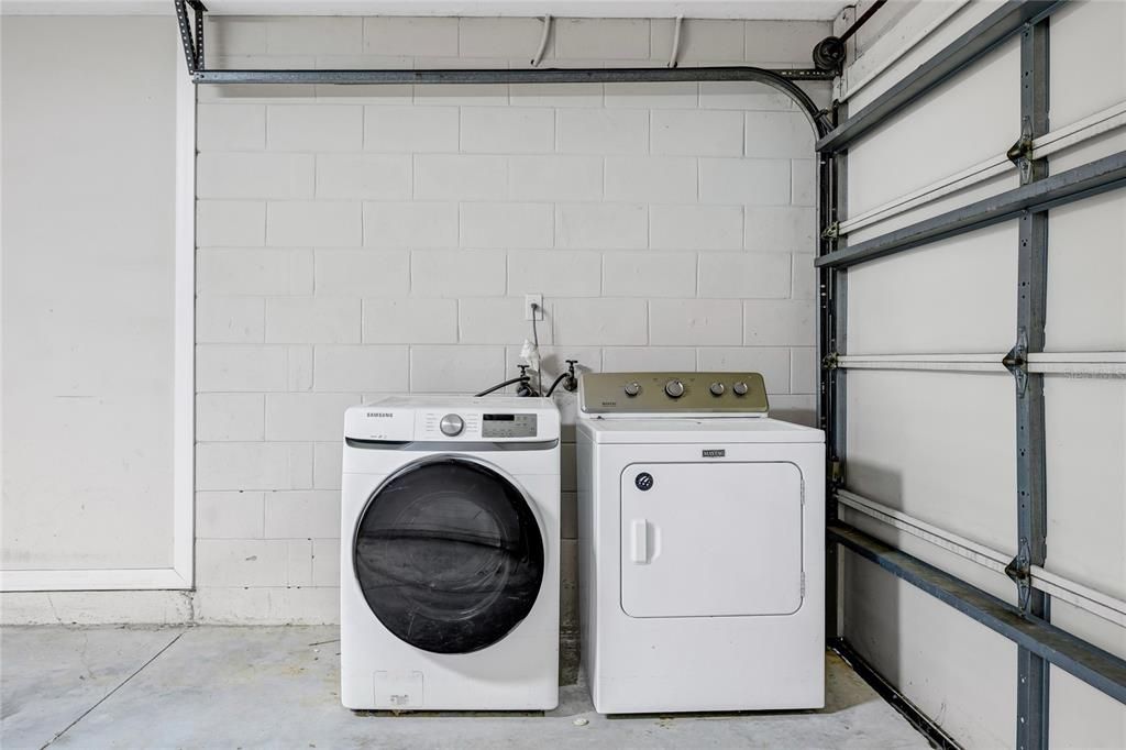 For Sale: $275,000 (2 beds, 2 baths, 1244 Square Feet)