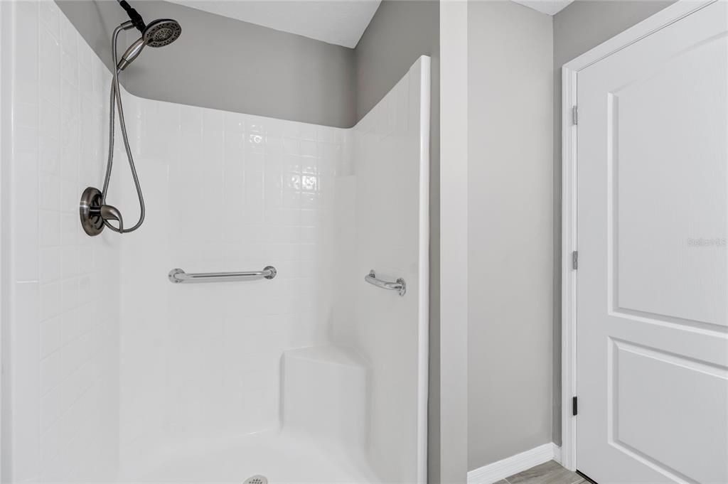 For Sale: $275,000 (2 beds, 2 baths, 1244 Square Feet)