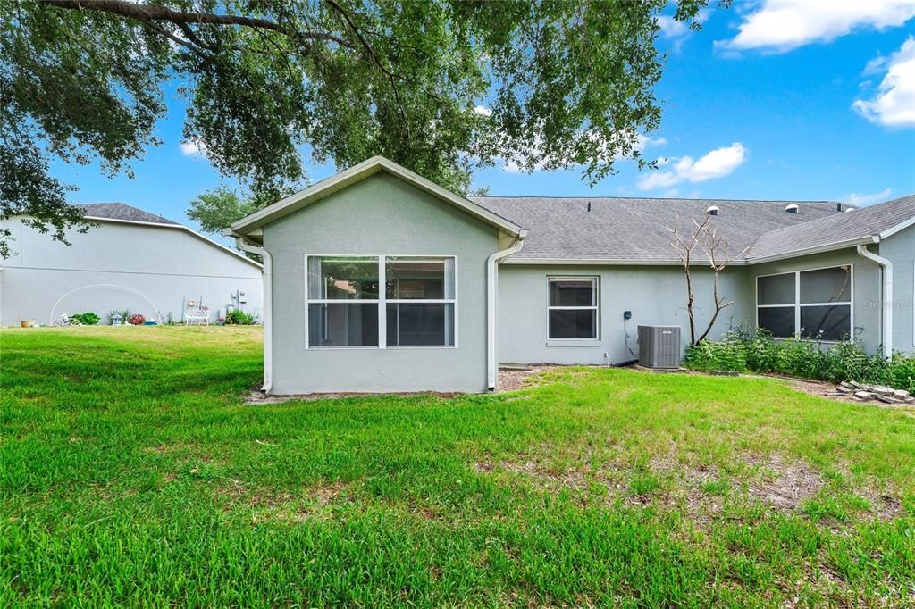 For Sale: $275,000 (2 beds, 2 baths, 1244 Square Feet)