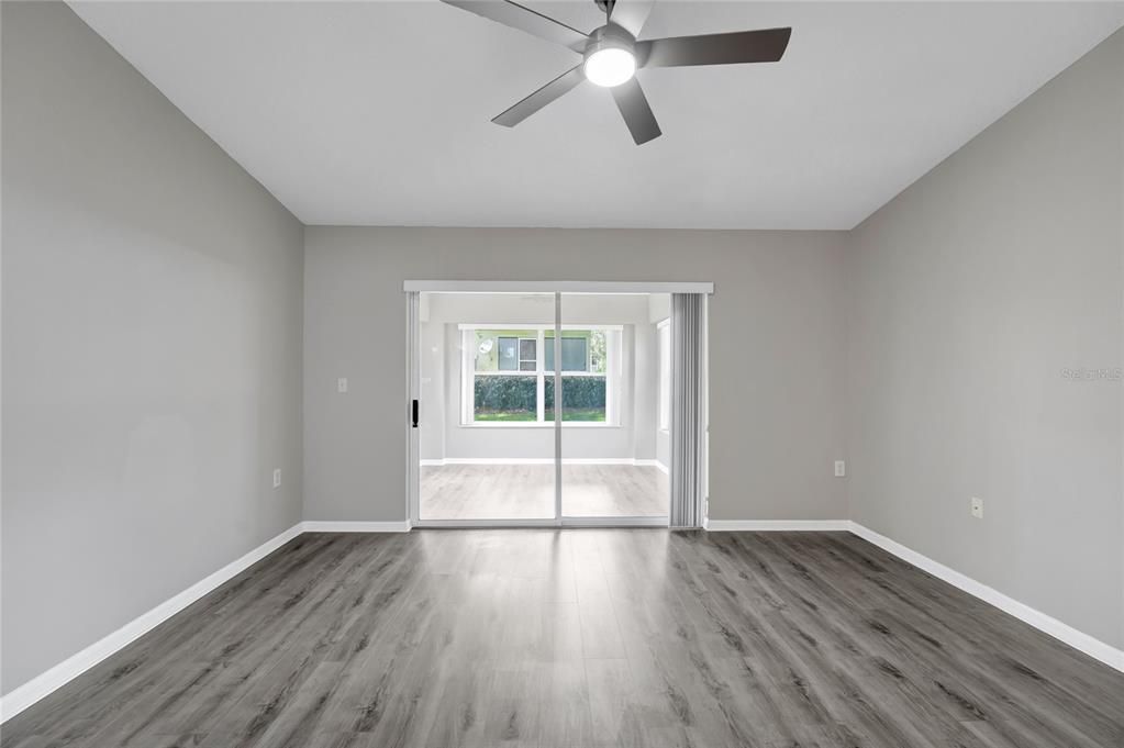 For Sale: $275,000 (2 beds, 2 baths, 1244 Square Feet)