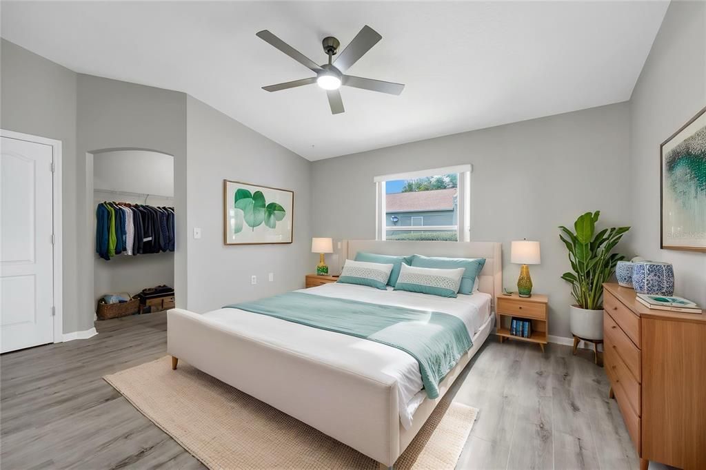For Sale: $275,000 (2 beds, 2 baths, 1244 Square Feet)