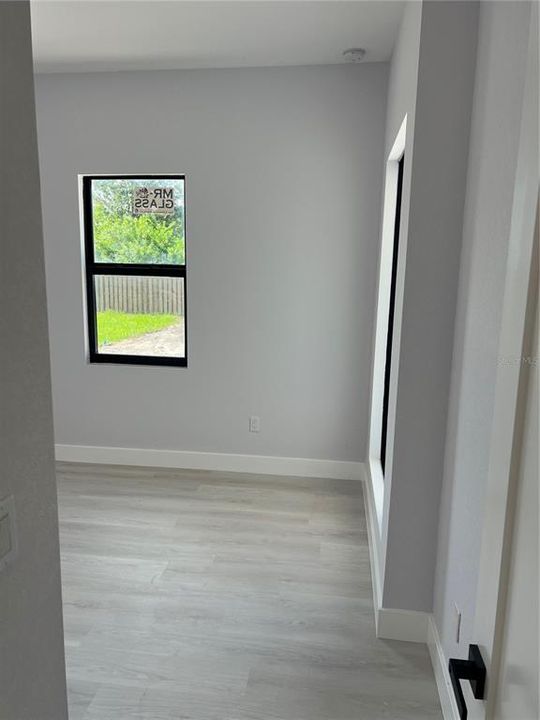 En Venta: $415,000 (4 camas, 2 baños, 1570 Pies cuadrados)