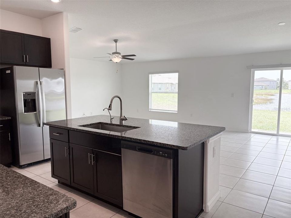 For Rent: $2,250 (3 beds, 2 baths, 1540 Square Feet)