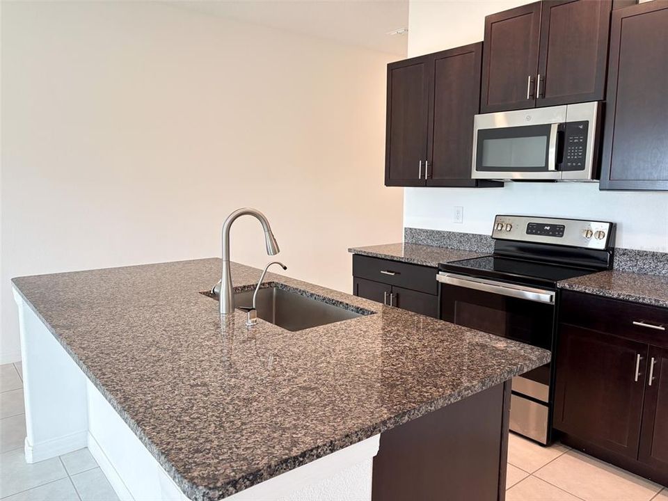 For Rent: $2,250 (3 beds, 2 baths, 1540 Square Feet)