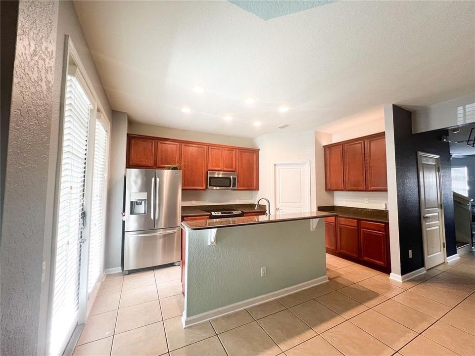 For Rent: $2,700 (3 beds, 2 baths, 1644 Square Feet)