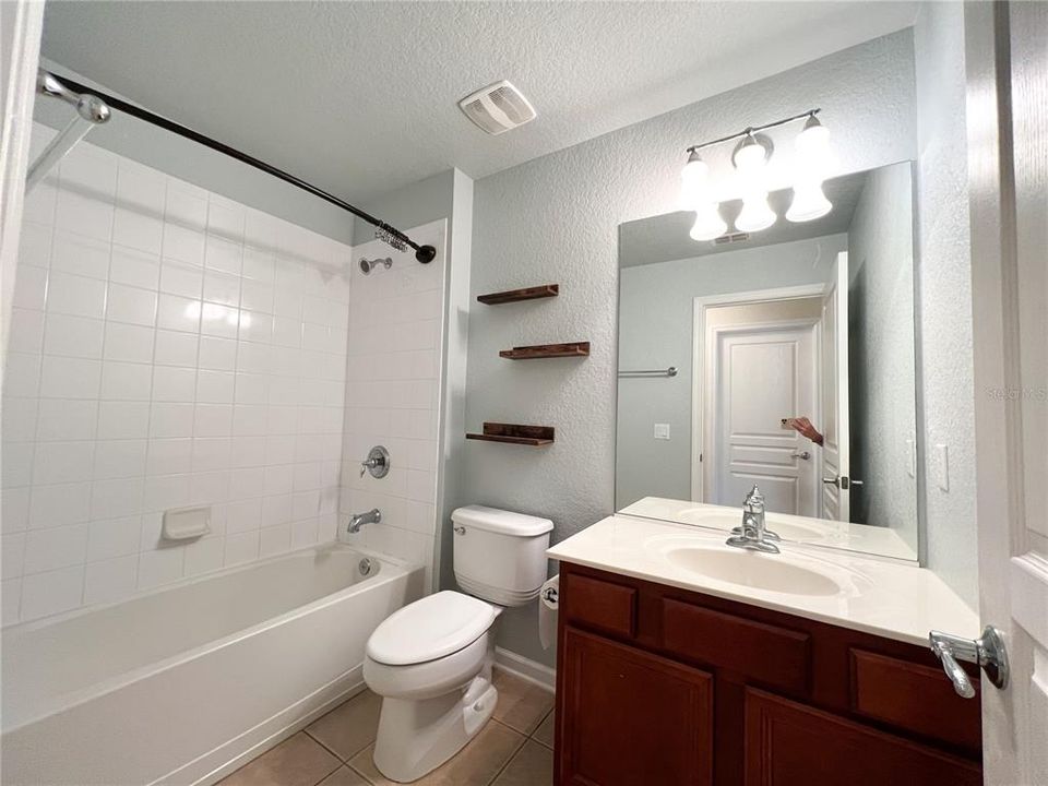 For Rent: $2,700 (3 beds, 2 baths, 1644 Square Feet)