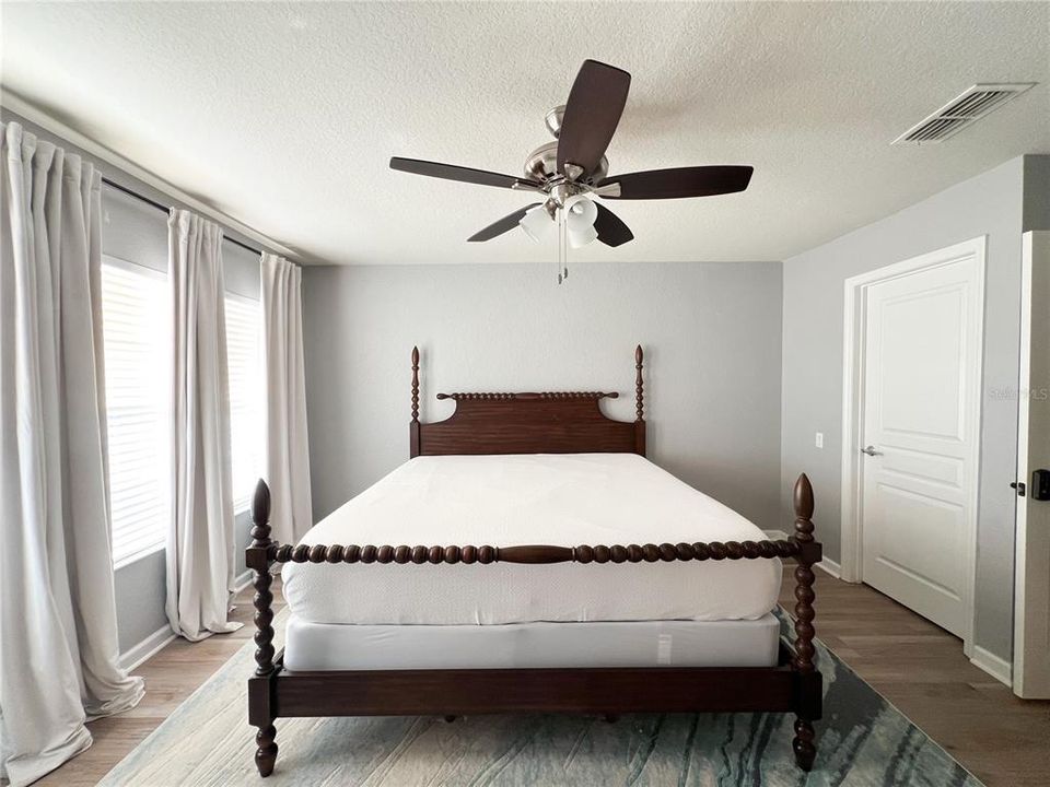 For Rent: $2,700 (3 beds, 2 baths, 1644 Square Feet)