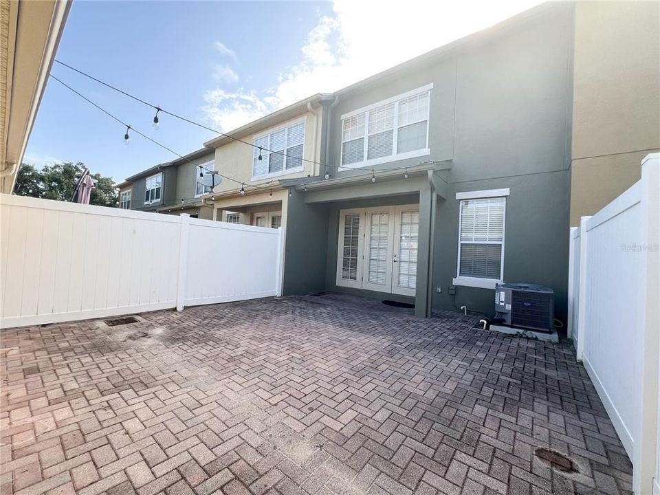 For Rent: $2,700 (3 beds, 2 baths, 1644 Square Feet)