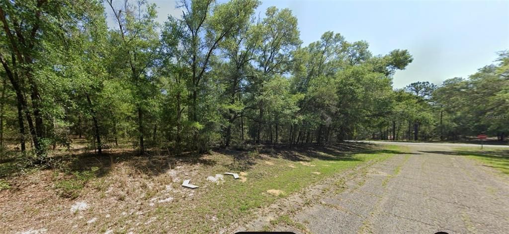 На продажу: $26,000 (0.39 acres)