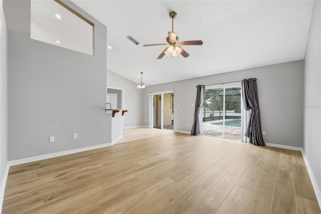 Activo con contrato: $539,000 (4 camas, 2 baños, 1944 Pies cuadrados)