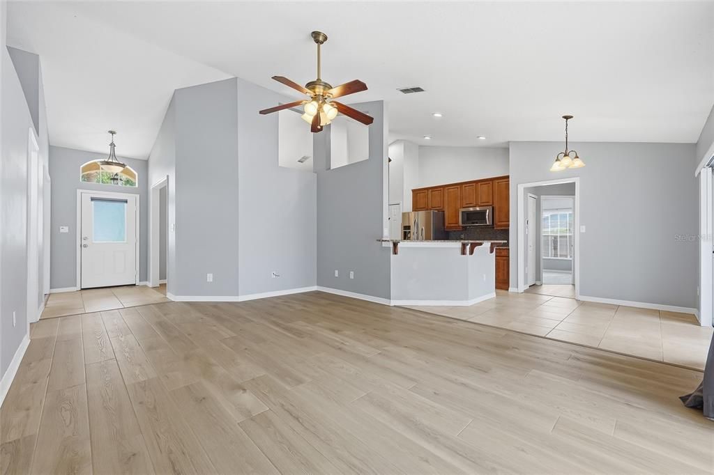 Activo con contrato: $539,000 (4 camas, 2 baños, 1944 Pies cuadrados)