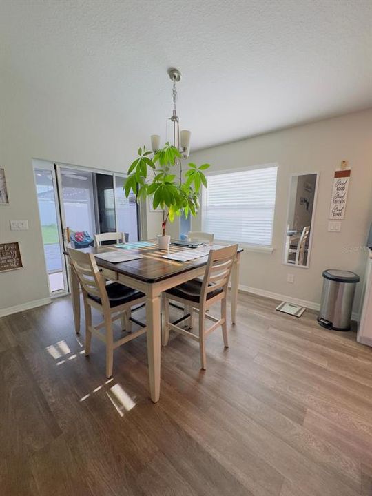 For Rent: $2,499 (4 beds, 2 baths, 1825 Square Feet)