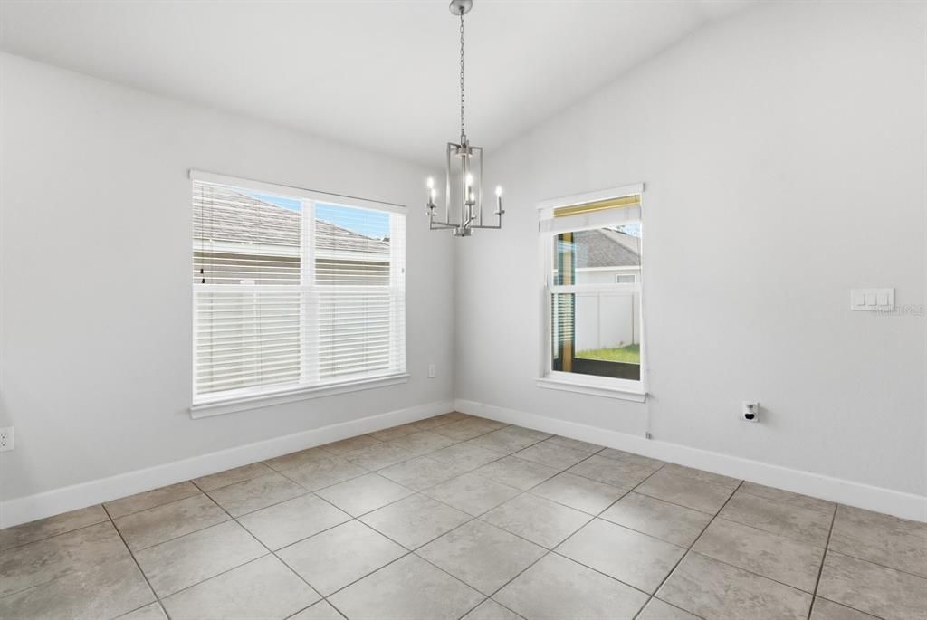 На продажу: $239,900 (3 спален, 2 ванн, 1422 Квадратных фут)