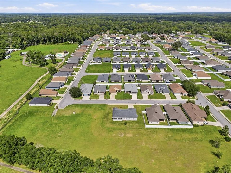 На продажу: $239,900 (3 спален, 2 ванн, 1422 Квадратных фут)