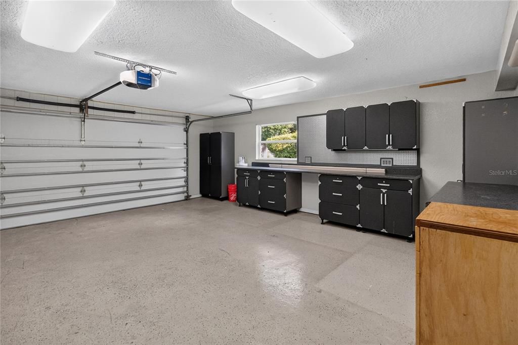 En Venta: $469,000 (5 camas, 2 baños, 2400 Pies cuadrados)