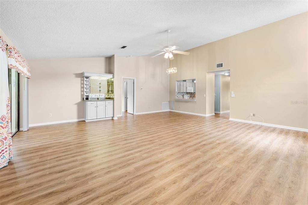 En Venta: $249,000 (3 camas, 2 baños, 1414 Pies cuadrados)