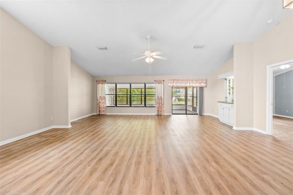 En Venta: $249,000 (3 camas, 2 baños, 1414 Pies cuadrados)