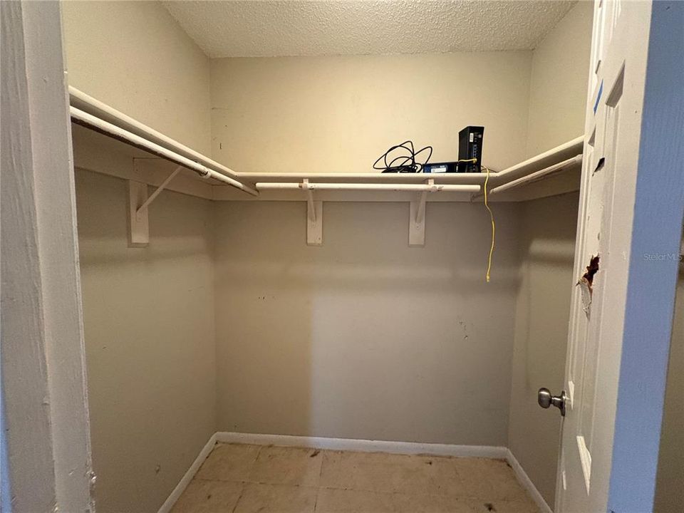 Activo con contrato: $189,900 (3 camas, 2 baños, 1316 Pies cuadrados)