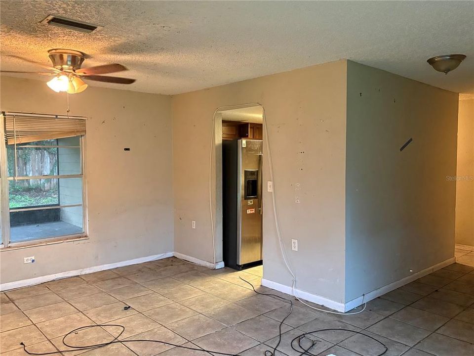 Activo con contrato: $189,900 (3 camas, 2 baños, 1316 Pies cuadrados)