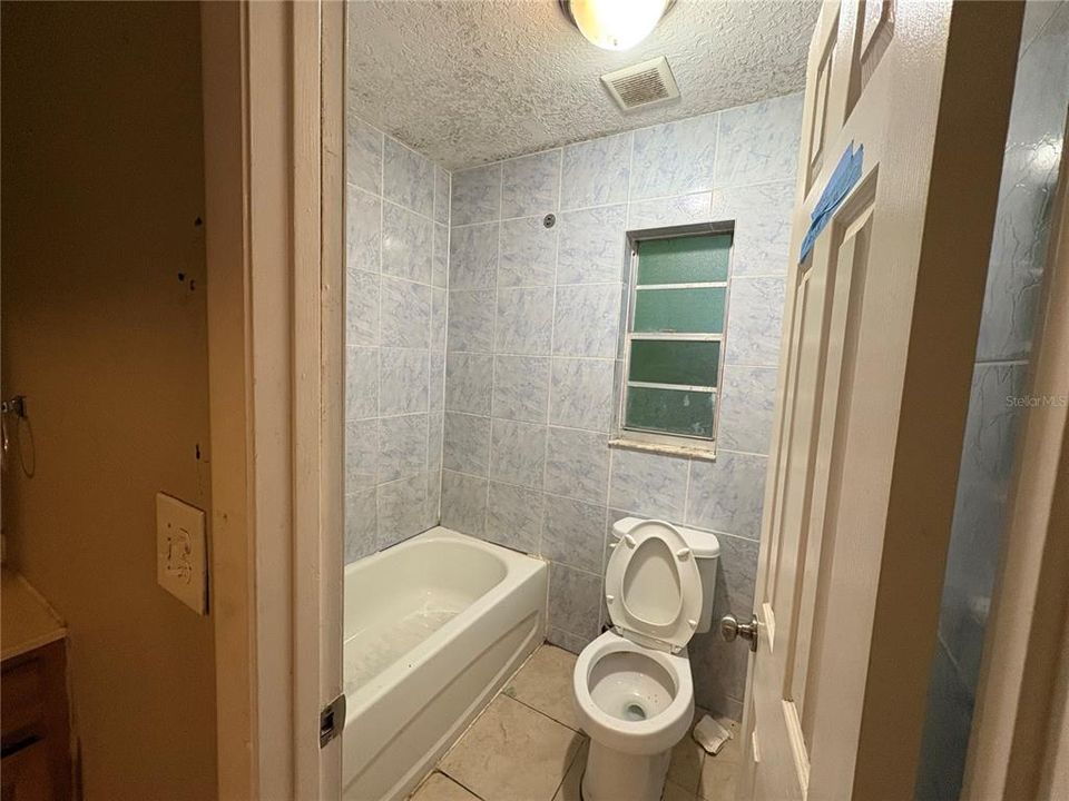 Activo con contrato: $189,900 (3 camas, 2 baños, 1316 Pies cuadrados)