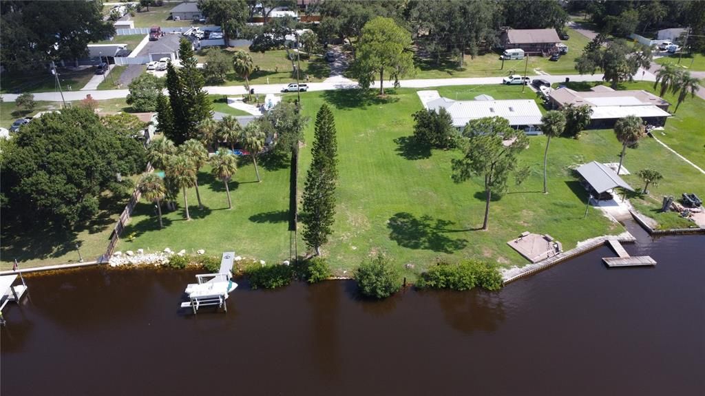 待售: $160,000 (0.37 acres)
