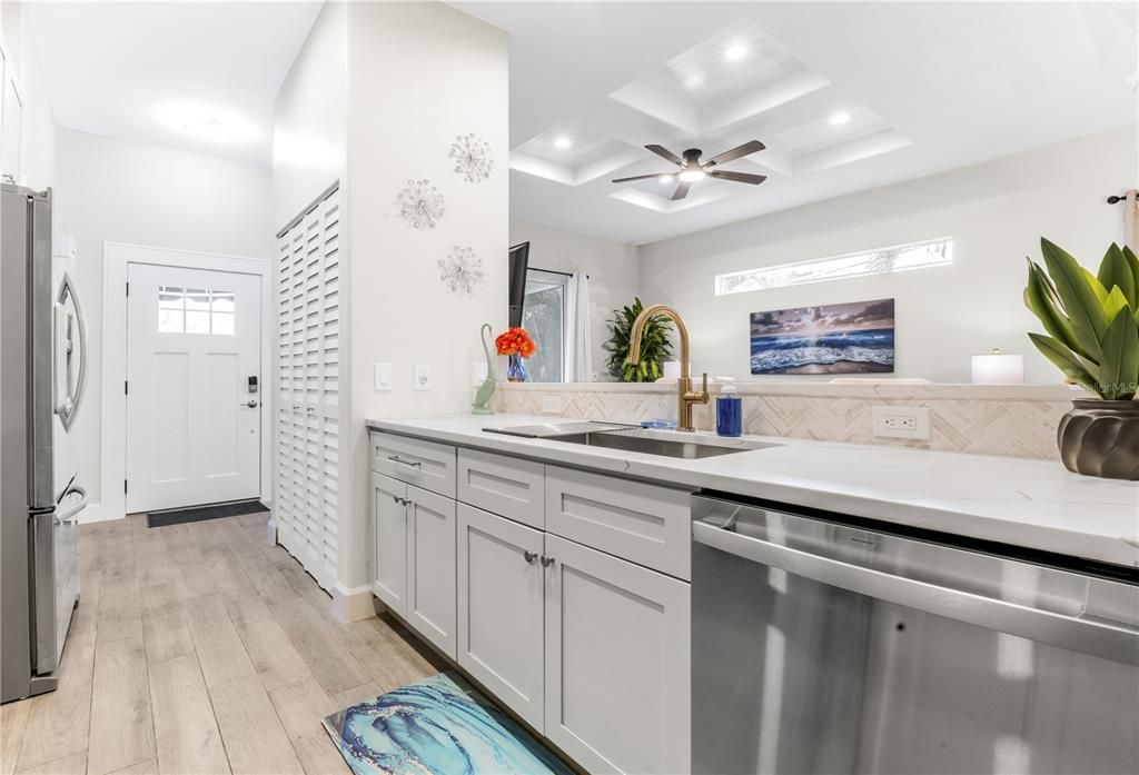 For Sale: $1,075,000 (6 beds, 4 baths, 2450 Square Feet)