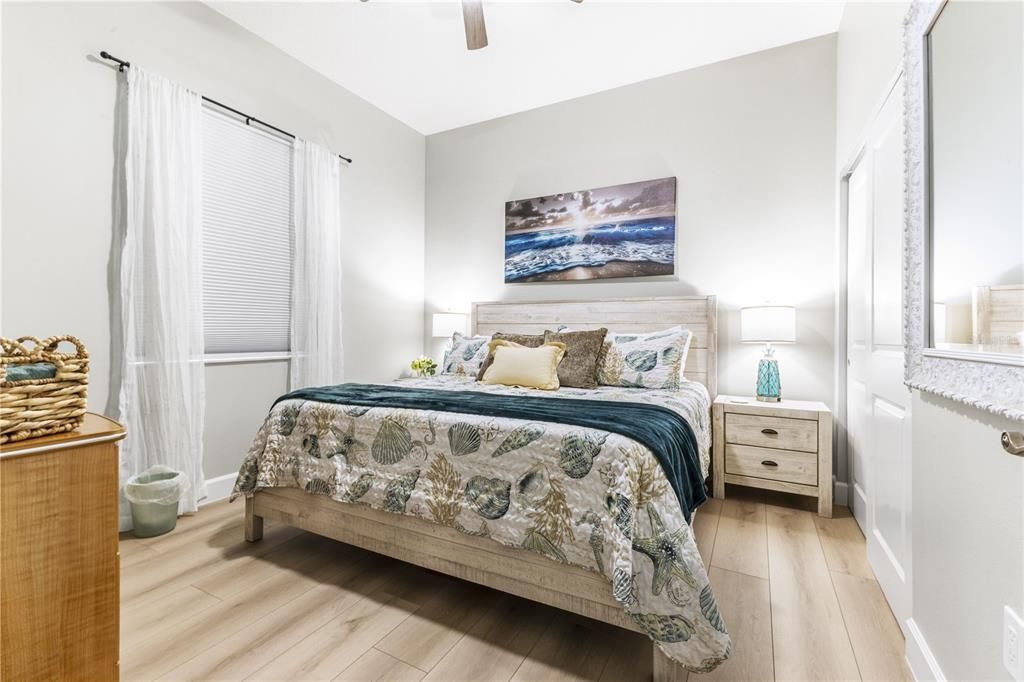 For Sale: $1,075,000 (6 beds, 4 baths, 2450 Square Feet)