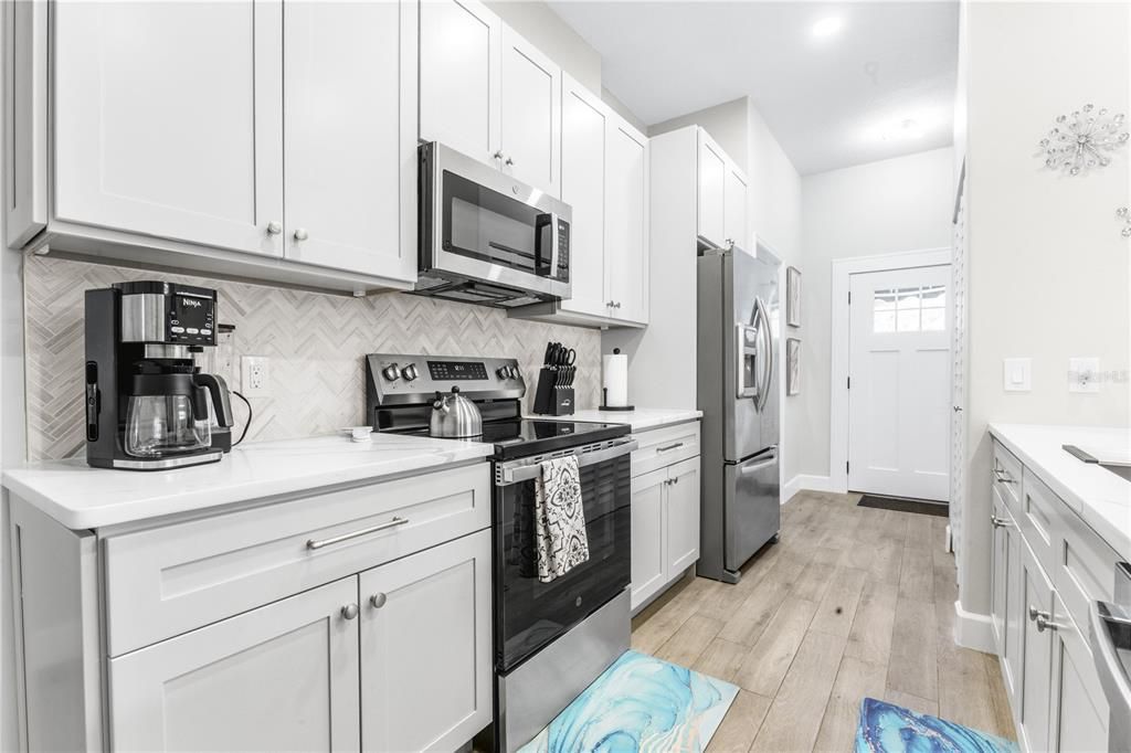 For Sale: $1,075,000 (6 beds, 4 baths, 2450 Square Feet)