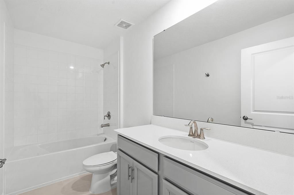 For Rent: $2,400 (3 beds, 2 baths, 1755 Square Feet)